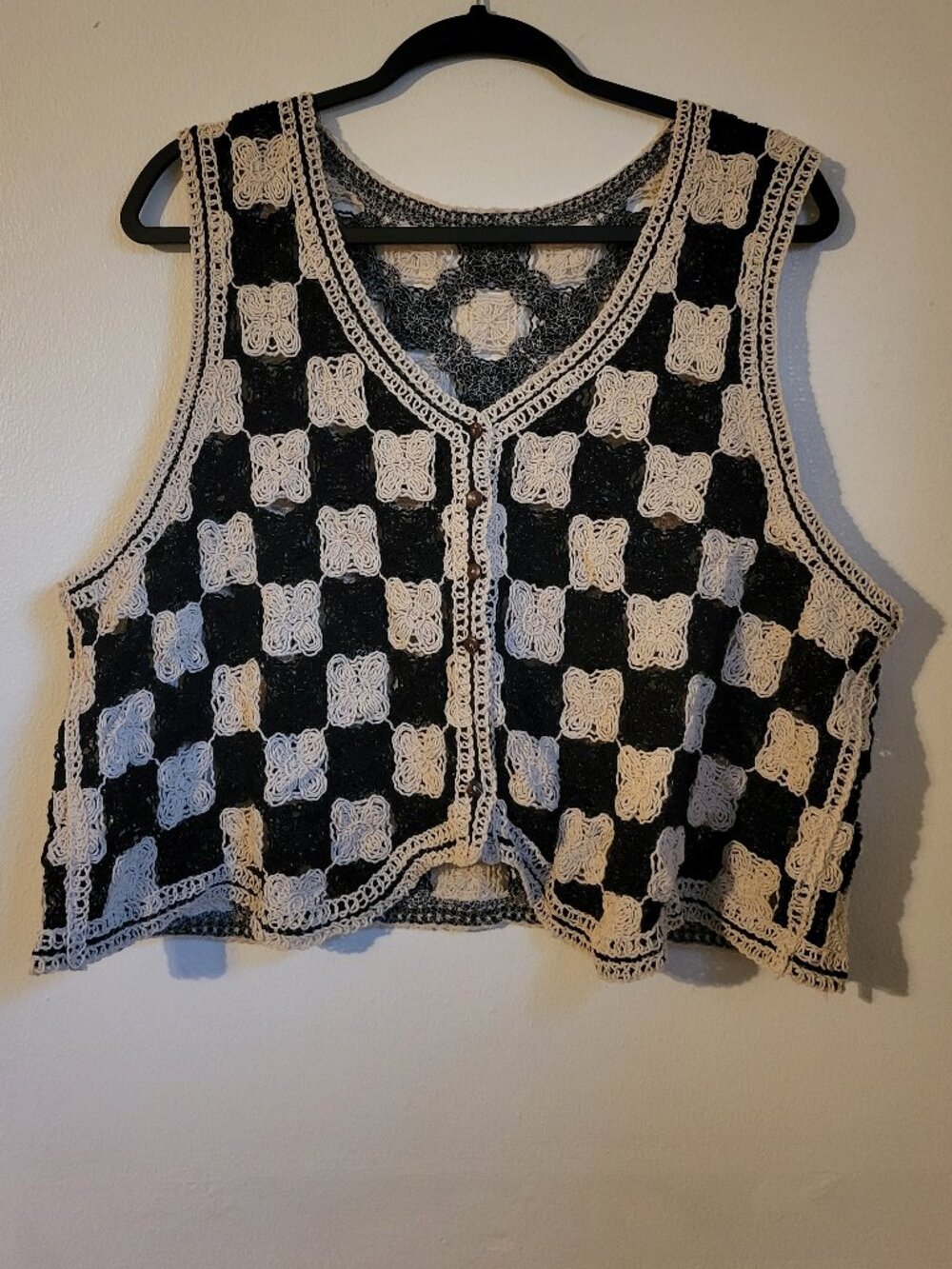 Checked Knitted Vest Black and Cream